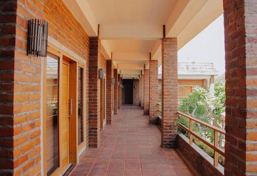 带大床的豪华间, Govardan Home Stay