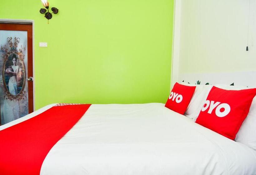 Номер Deluxe, Pattaraporn Hotel By Oyo Rooms