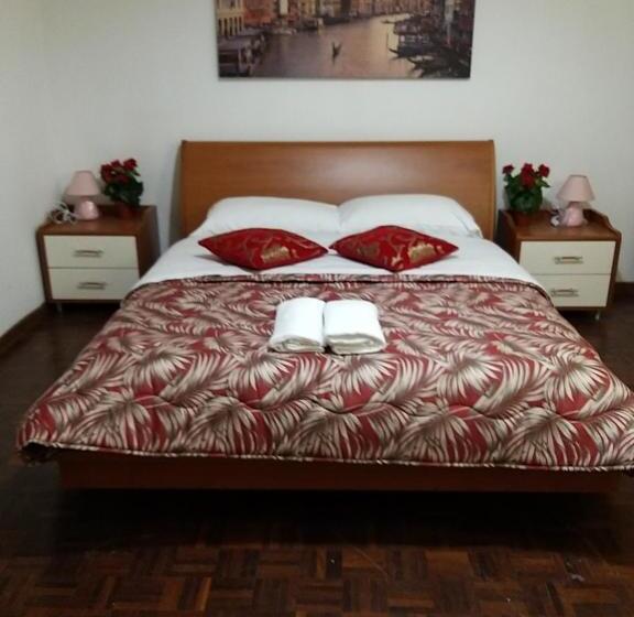 Quarto Estandar Banheiro Compartilhado, Venice Star House