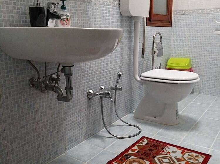 Quarto Estandar Banheiro Compartilhado, Venice Star House