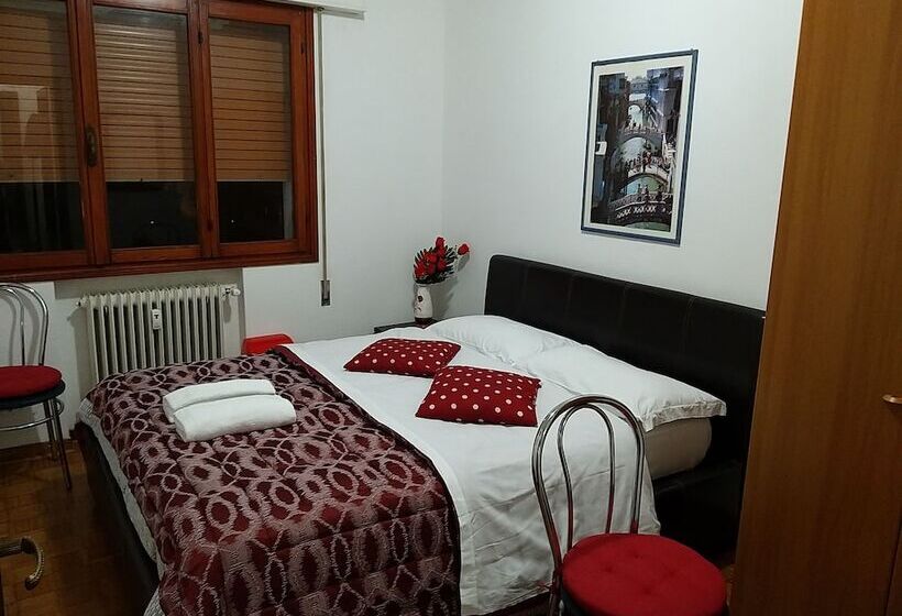 Quarto Estandar Banheiro Compartilhado, Venice Star House