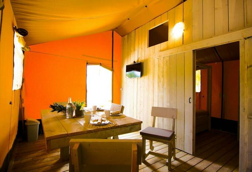 چادر با خدمات رفاهی استاندارد, Grande Glamping