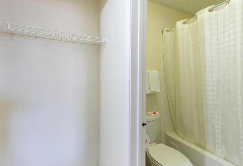带2个双人床的标准工作室, OYO Hotel San Antonio Lackland near Seaworld