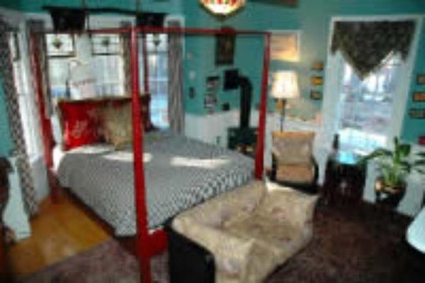 带特大床的标准间, Red Elephant Inn Bed And Breakfast