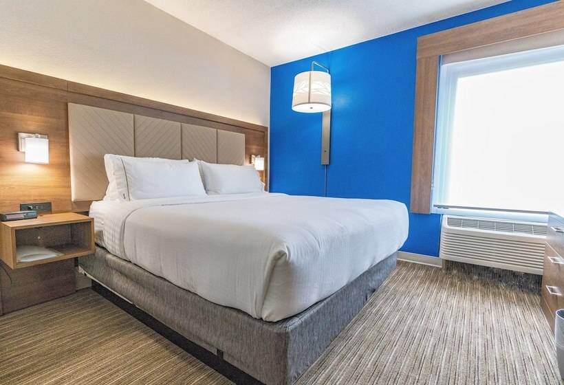 스위트, Holiday Inn Express Hotel & Suites Nashville Brentwood 65s