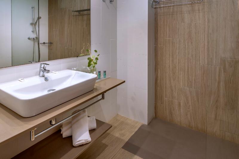 Quarto Estandar, 4r Gran Regina