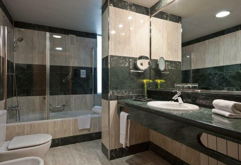 Номер Executive, Abba Sants