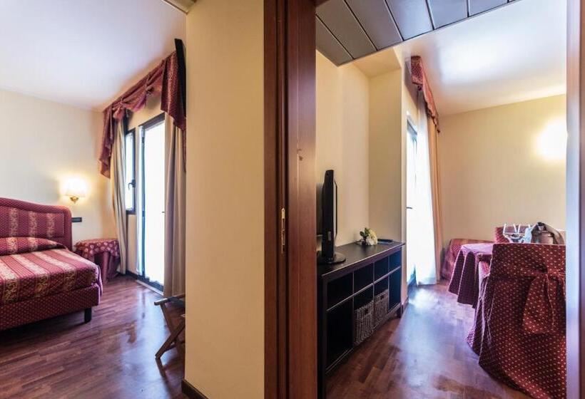 Полулюкс, Admiral Hotel Villa Erme