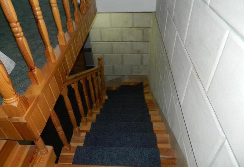 اتاق استاندارد سه تخته با بالکن, Motel Jelčić