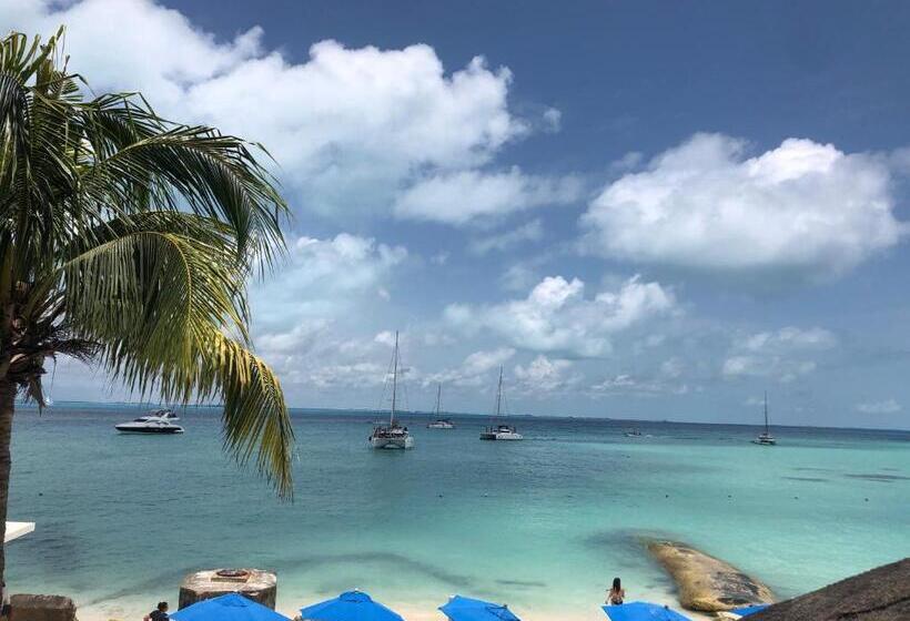غرفة قياسية سرير كينج, Cuxos Hotel Beachfront