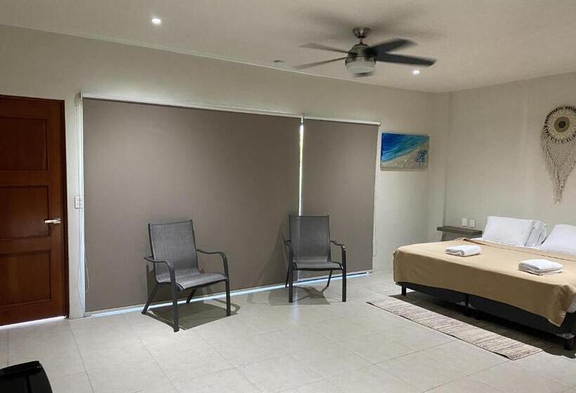 غرفة قياسية سرير كينج, Cuxos Hotel Beachfront