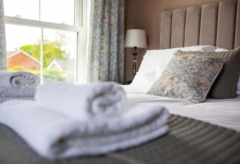 Номер Стандарт, Woodfalls Inn