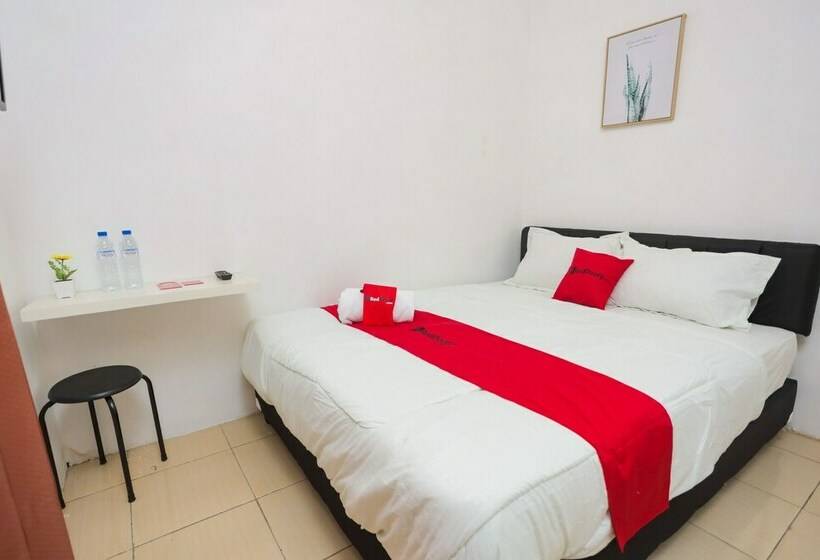 Номер Стандарт, Reddoorz Near Plaza Araya Malang