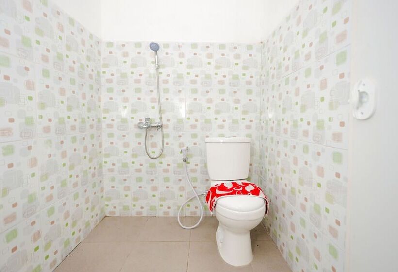 Номер Стандарт, Reddoorz Near Plaza Araya Malang
