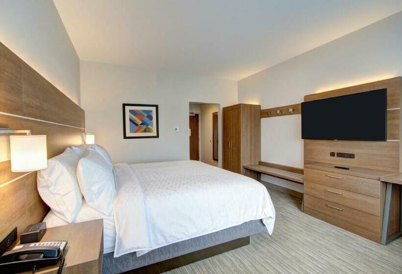 带大床的标准间, Holiday Inn Express & Suites Charlotte Southwest, An Ihg