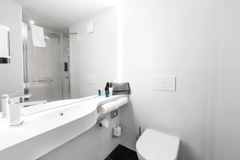 Номер Стандарт Кровать Квин Адаптированный для Инвалидов, Hampton Inn & Suites Deptford
