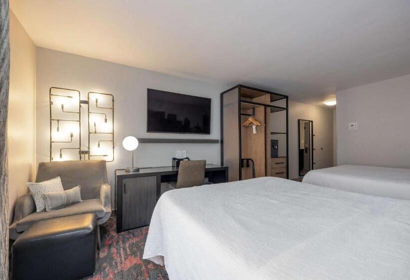 Standart Oda, Best Western Downtown Plus Music Row