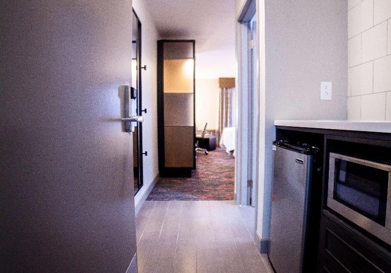 Standart Oda, Best Western Downtown Plus Music Row