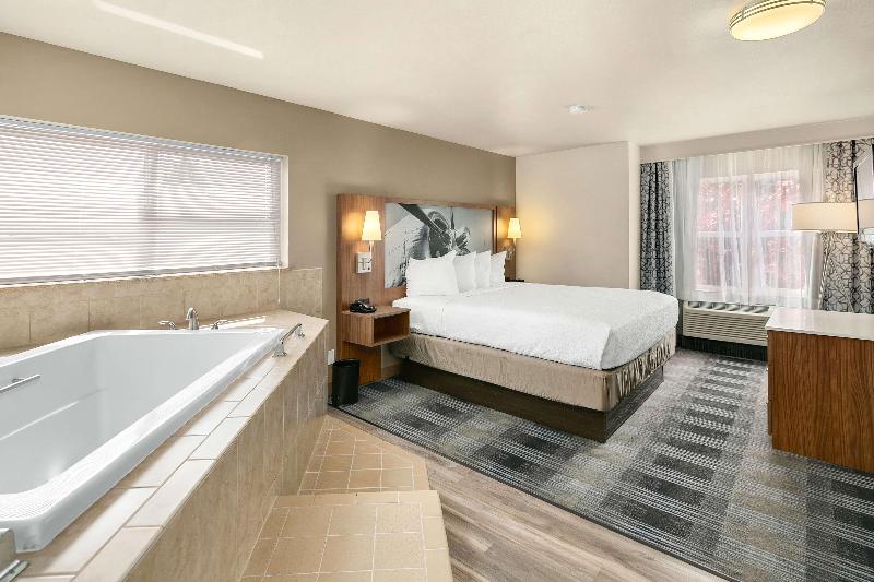 Люкс Кровать Кинг, Executive Residency By Best Western Navigator Inn & Suites