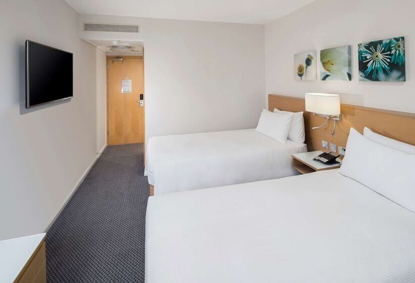 스탠다드 룸, Hilton Garden Inn Bristol City Centre