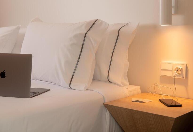 חדר סטנדרט, L'Azure Hotel 4* Sup