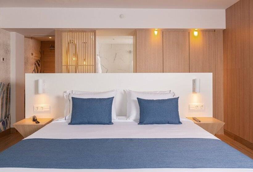 סוויטה משפחתית, L'Azure Hotel 4* Sup