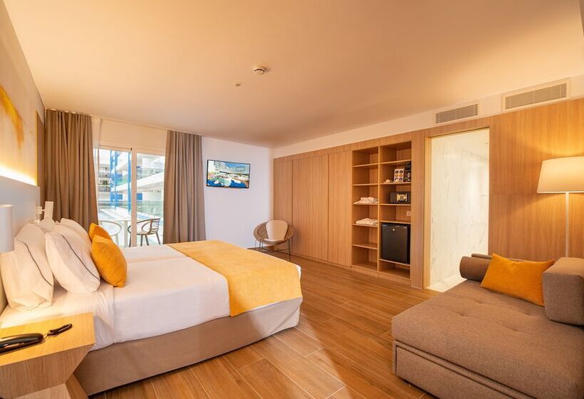 חדר סטנדרט נוף לבריכה, L'Azure Hotel 4* Sup