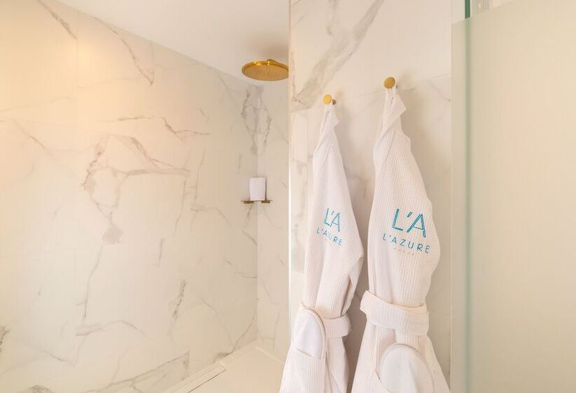חדר סופריור נוף לבריכה, L'Azure Hotel 4* Sup