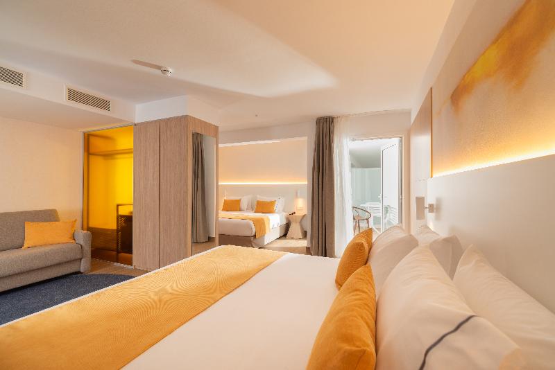 חדר משפחתי נוף לבריכה, L'Azure Hotel 4* Sup
