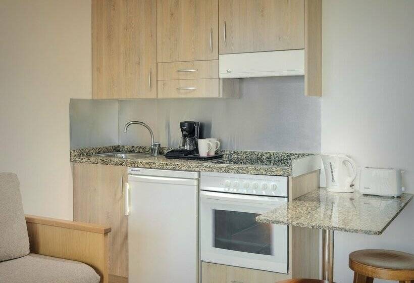 Студио Стандарт Вид на Бассейн, Sol Sun Beach Apartamentos