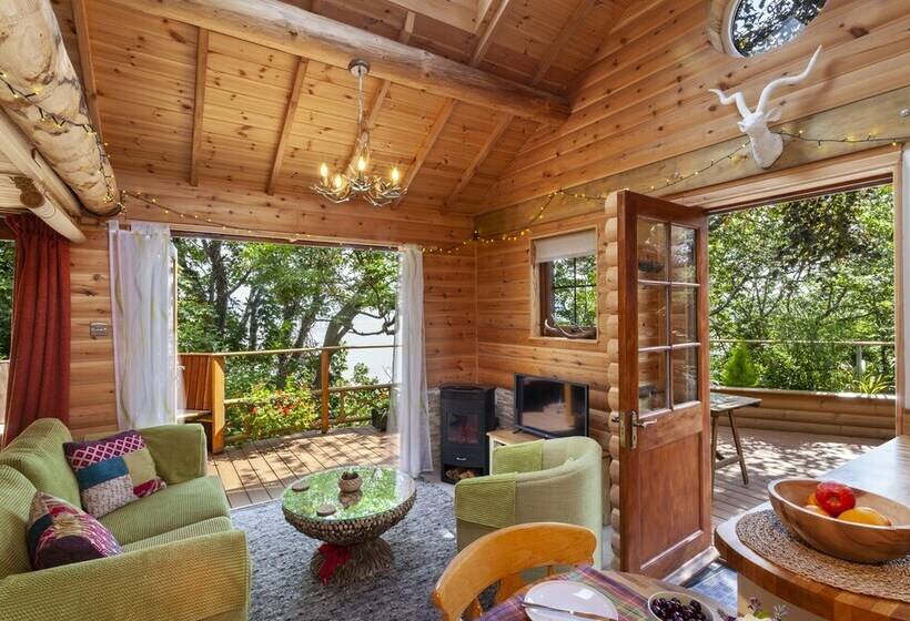 Хижина Deluxe, Porthole Log Cabin