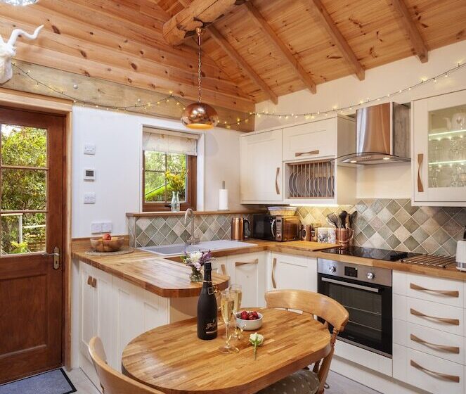 Хижина Deluxe, Porthole Log Cabin