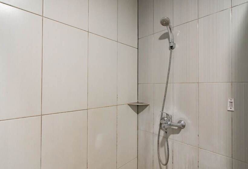 Номер Стандарт, Reddoorz Premium Near Bandung Station