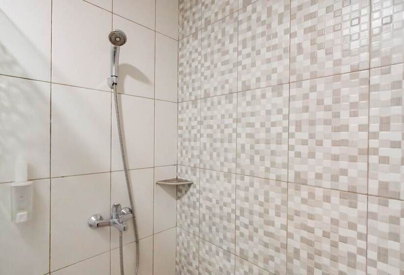 Quarto Familiar, Reddoorz Premium Near Bandung Station