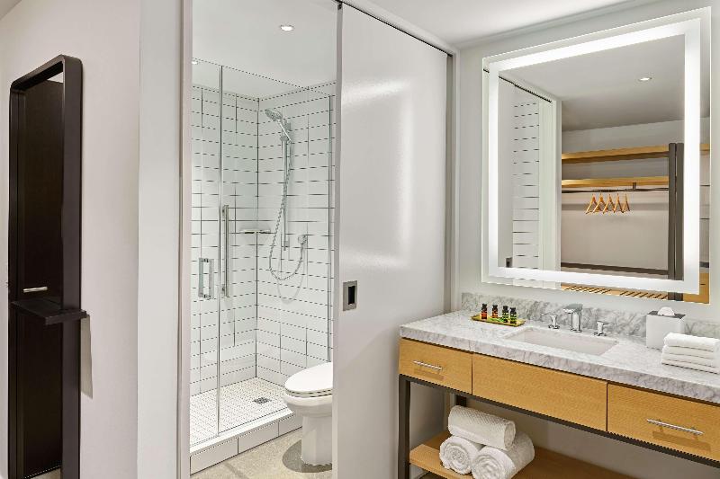 اتاق استاندارد با تخت بزرگ, Canopy By Hilton Austin Downtown