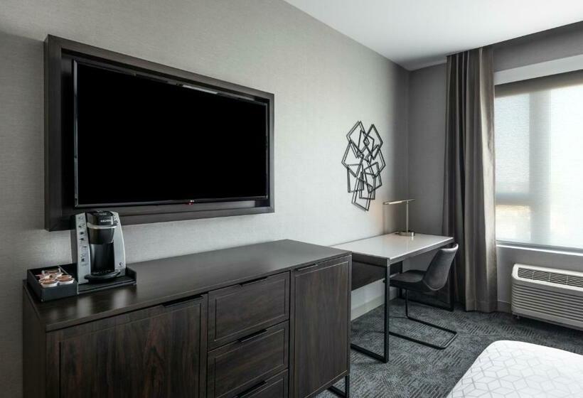 스탠다드 룸 킹사이즈 침대, Holiday Inn Express   Boston Logan Airport   Revere, An Ihg