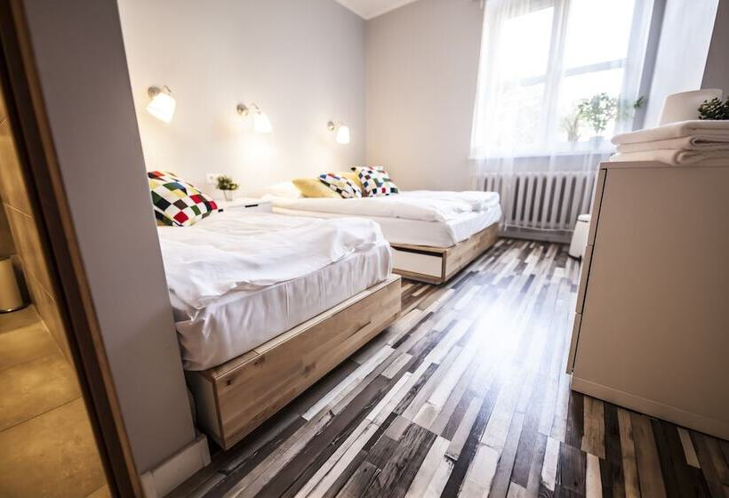 اتاق لوکس, Bi Pi Hostel