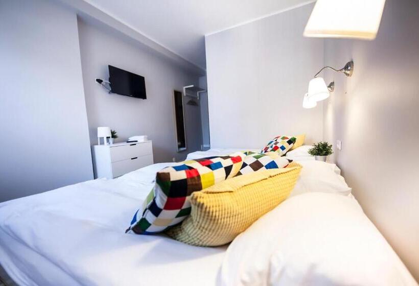 اتاق لوکس, Bi Pi Hostel