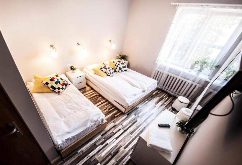 اتاق لوکس, Bi Pi Hostel