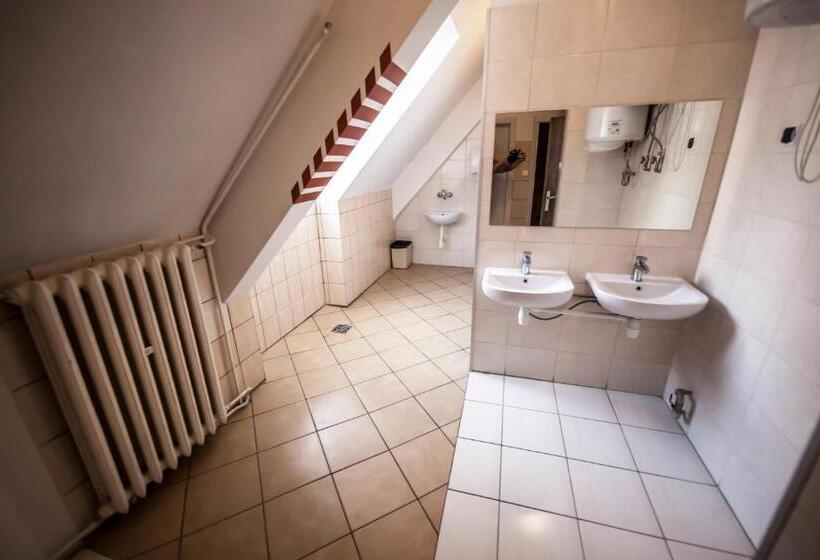 חדר אקונומי יחיד, Bi Pi Hostel