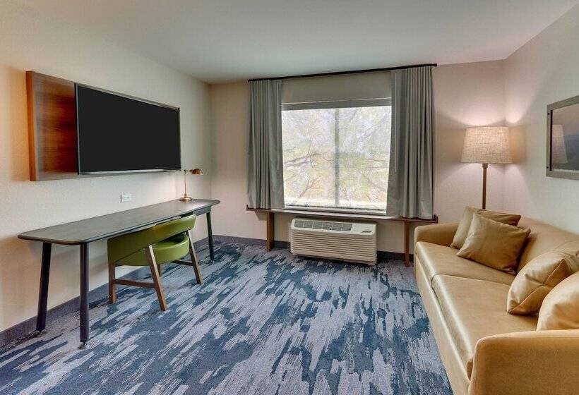 스위트, Fairfield Inn & Suites Warsaw