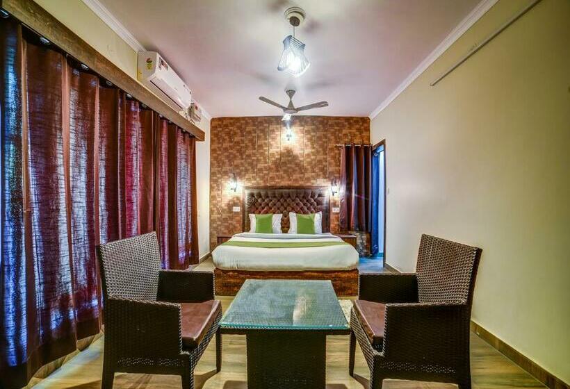 חדר דלוקס, Sahastradhara Riverresort