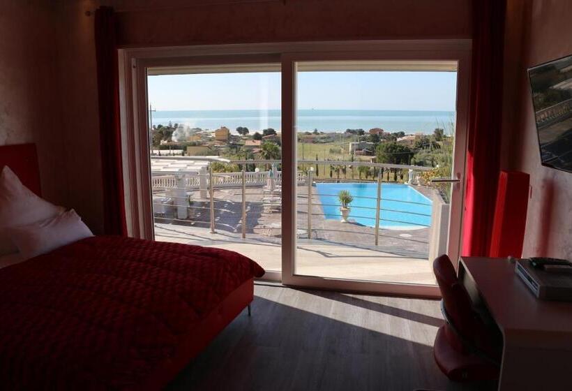 Номер Deluxe Вид на Море, Villa La Perla