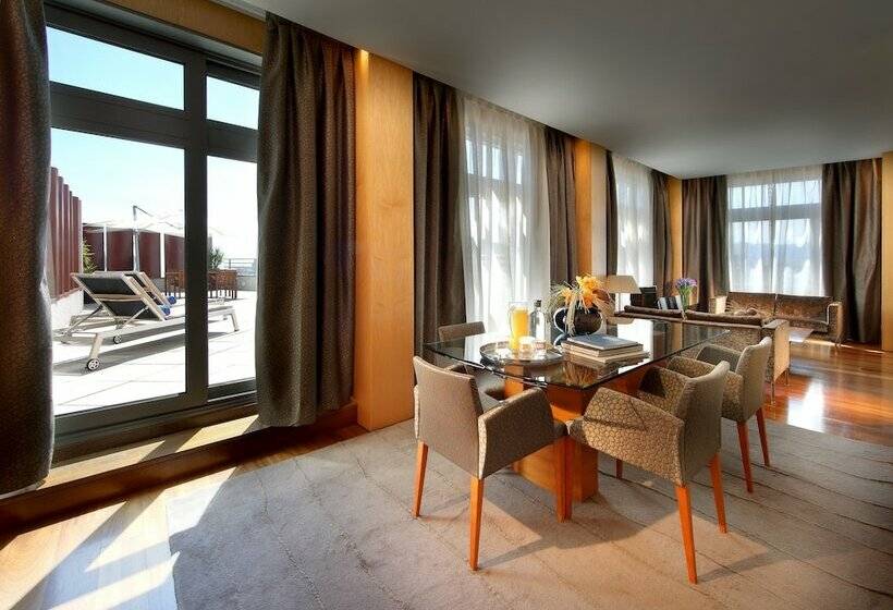 Номер Superior, Eurostars Grand Marina Hotel Gl