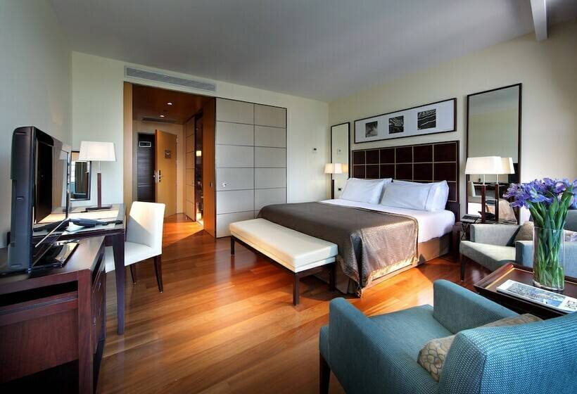 Номер Deluxe, Eurostars Grand Marina Hotel Gl