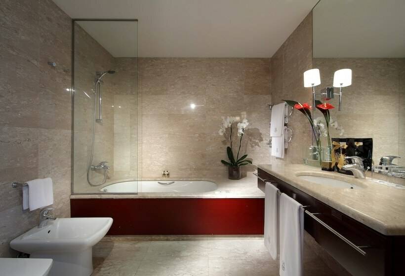 Номер Deluxe, Eurostars Grand Marina Hotel Gl
