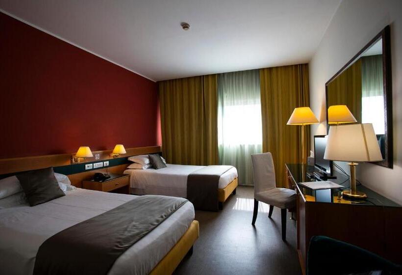חדר אקזקיוטיב, Bv Hotel Oly