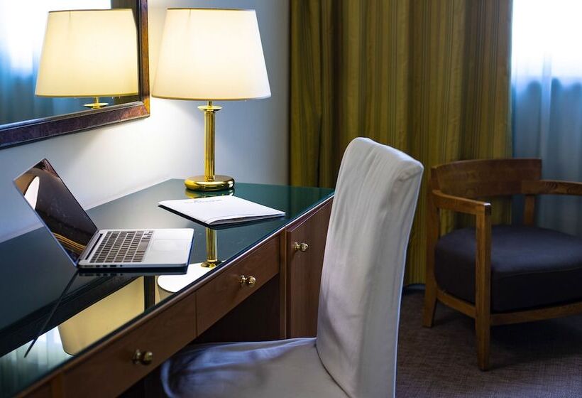 חדר אקזקיוטיב, Bv Hotel Oly