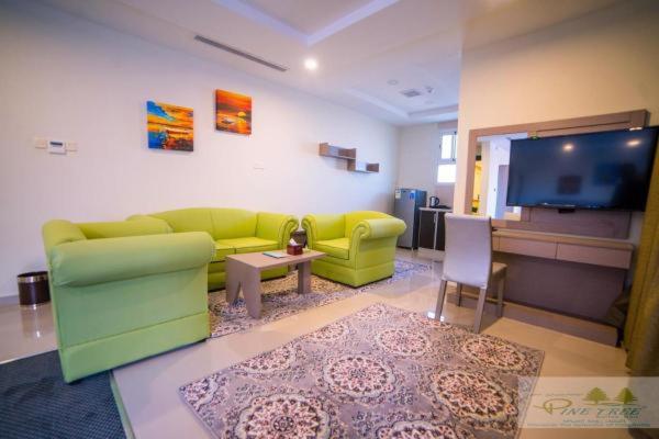 Люкс Повышенной Комфортности, Pinetree Suites Hail