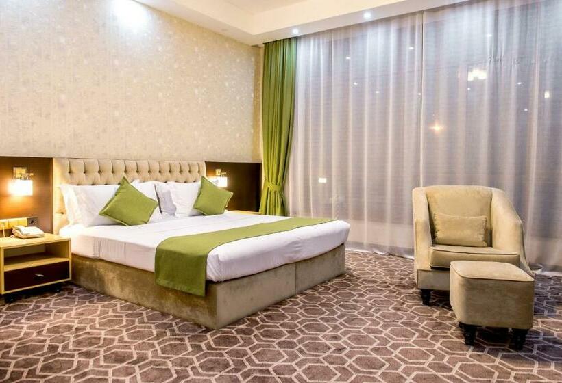 Quarto Deluxe Vista Cidade, Megapolis Hotel Shymkent